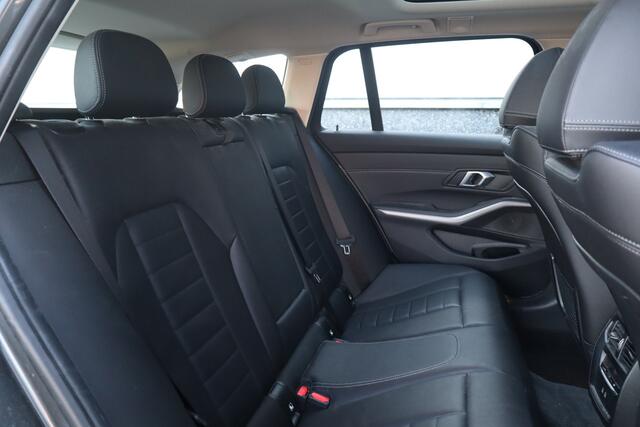 BMW 3-SERIE Touring 330e xDrive Business Edition Plus Pano dak / Laser / Sportstoelen / Leder /