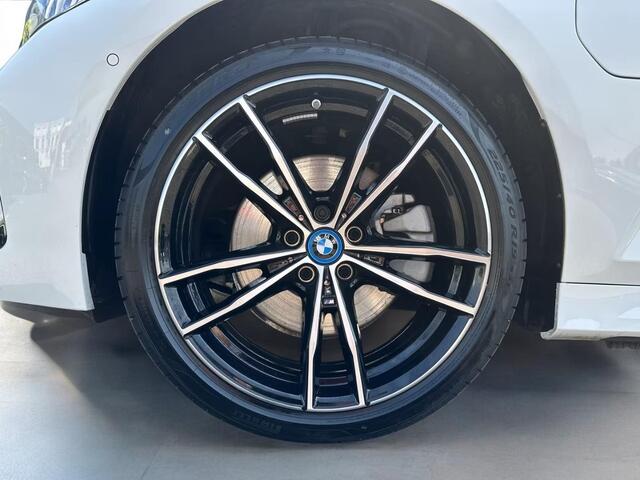 BMW 3-SERIE 330e xDrive