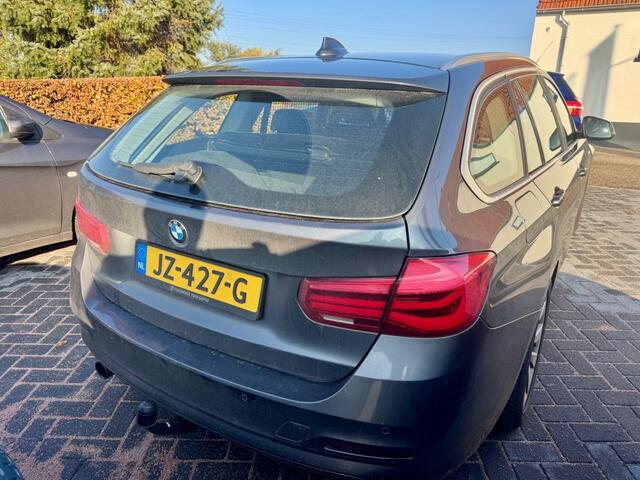 BMW 3-SERIE 318i Centennial High Executive 2de eig. LEER NAP