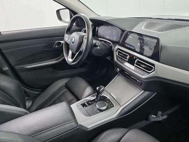 BMW 3-SERIE Touring 320e Aut. Business Ed. | Trekhaak | BMW Laser | Leder |