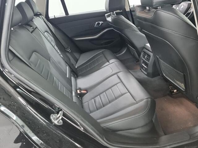 BMW 3-SERIE Touring 320e Aut. Business Ed. | Trekhaak | BMW Laser | Leder |