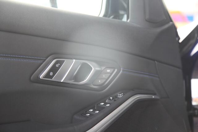 BMW 3-SERIE 330e M Sport |Tanzanite Blue | Laser | Trekhaak | Head-Up