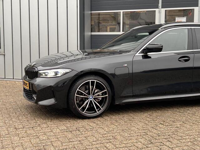 BMW 3-SERIE Touring 320e | M pakket | Pano | H&K | Head Up | LED |