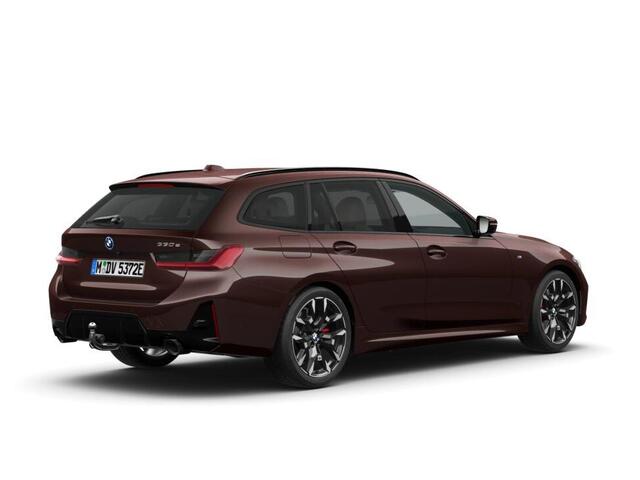 BMW 3-SERIE Touring 330e Individual Lak | M Sportpakket Pro | Innovation Pack | Comfort Pack | Trekhaak | Panoramadak