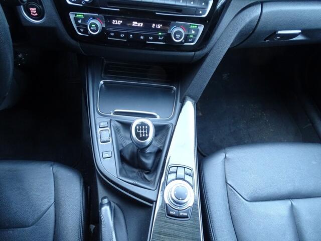 BMW 3-SERIE 320I CENT.HI.EX. Touring-Navi gr-Trkh-Pdc-Blth-Media