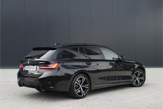 BMW 3-SERIE Touring 330e M Sport - M Sportstoelen - Pano - ACC - Keyless - H&K - Sport Remmen - Memory - Rijklaar