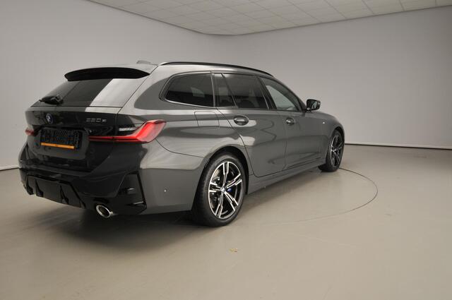 BMW 3-SERIE Touring 330e | M-Sportpakket | LED | HUD | Schuifdak | Active Cruise | Trekhaak | DAB | Hifi speakers | Alu 18 inch