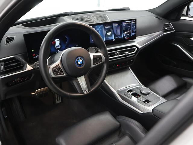 BMW 3-SERIE Touring 330e | M-Pakket | Panoramadak | Ele. stoelen + Geheugen | HUD | Sportstoelen | Camera | Apple CarPlay/Android auto | Adaptieve Cruise Control | Comfort Pakket | M-Sport Pro | HiFi | Curved Display |
