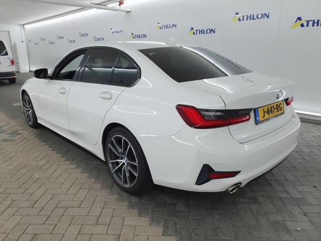 BMW 3-SERIE 318i Aut. 156pk Executive Ed. | Panorama | Leder | Carplay | LED