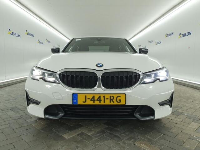 BMW 3-SERIE 318i Aut. 156pk Executive Ed. | Panorama | Leder | Carplay | LED