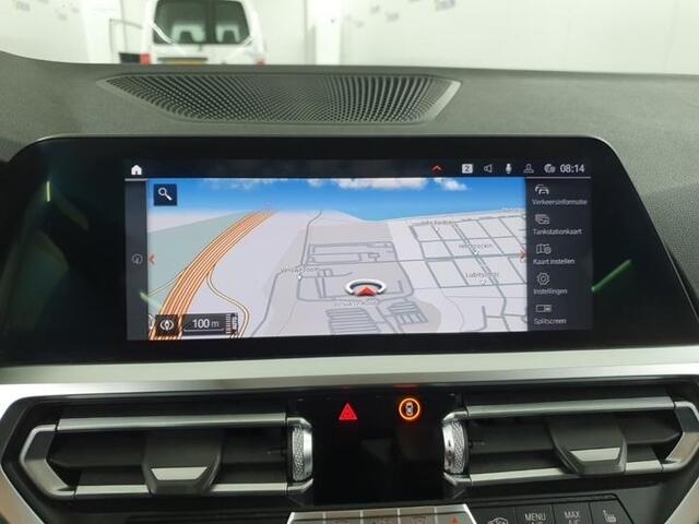 BMW 3-SERIE 318i Aut. 156pk Executive Ed. | Panorama | Leder | Carplay | LED
