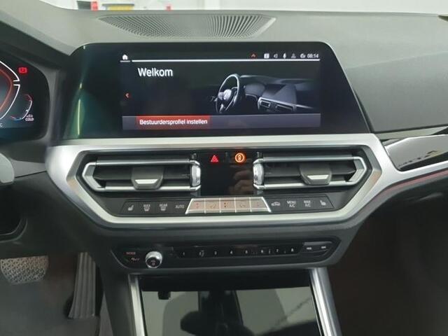 BMW 3-SERIE 318i Aut. 156pk Executive Ed. | Panorama | Leder | Carplay | LED