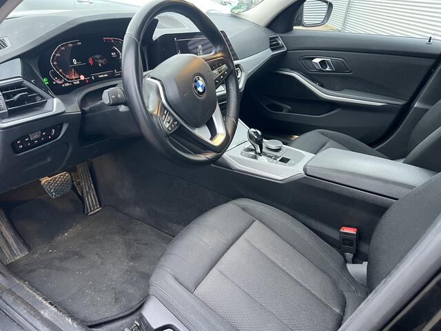 BMW 3-SERIE 320i Executive Edition | Cruise control | LED koplampen | Volledig digitaal instrumentenpaneel
