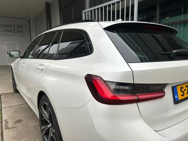 BMW 3-SERIE Touring 320i Business Edition Plus | AUTOMAAT | TREKHAAK | CARPLAY/ANDROID | CAMERA | STOEL/STUURVERWARMING | NAVI | CRUISE CONTROL | CLIMATE CONTROL | PDC V+A | LMV 18'' | ELEKTR. ACHTERKLEP | BLUETOOTH