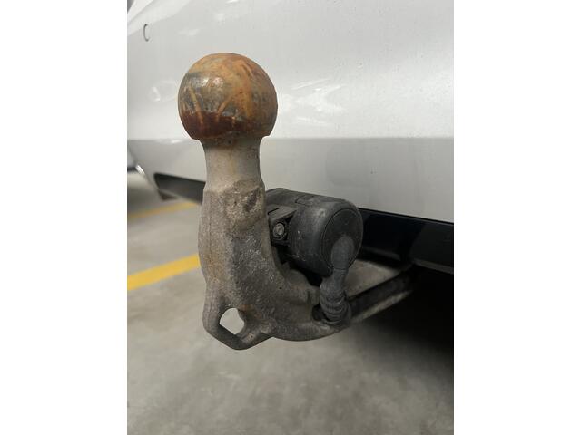 BMW 3-SERIE Touring 320i Business Edition Plus | AUTOMAAT | TREKHAAK | CARPLAY/ANDROID | CAMERA | STOEL/STUURVERWARMING | NAVI | CRUISE CONTROL | CLIMATE CONTROL | PDC V+A | LMV 18'' | ELEKTR. ACHTERKLEP | BLUETOOTH