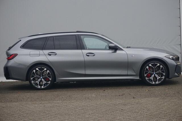 BMW 3-SERIE Touring 330e M Sportpakket Pro 19'' / Panoramadak / Harman Kardon / Driving Assistant Professional / Elektrisch verstelbare stoelen / Trekhaak