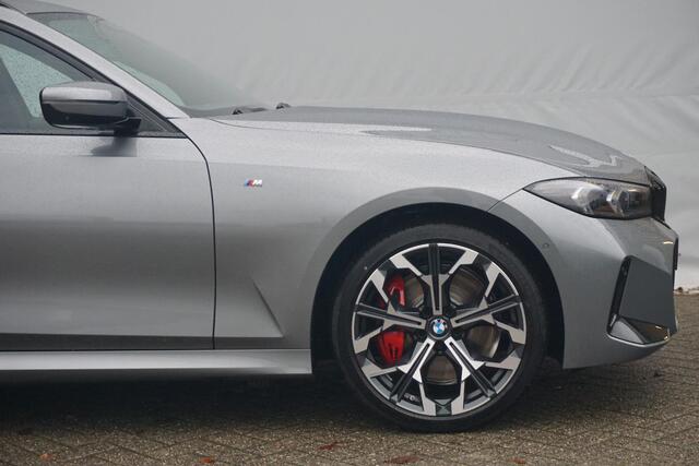 BMW 3-SERIE Touring 330e M Sportpakket Pro 19'' / Panoramadak / Harman Kardon / Driving Assistant Professional / Elektrisch verstelbare stoelen / Trekhaak