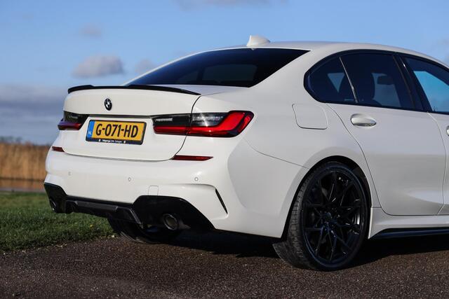 BMW 3-SERIE 320i M-Sport ? Leder ? H&K ? 20 inch