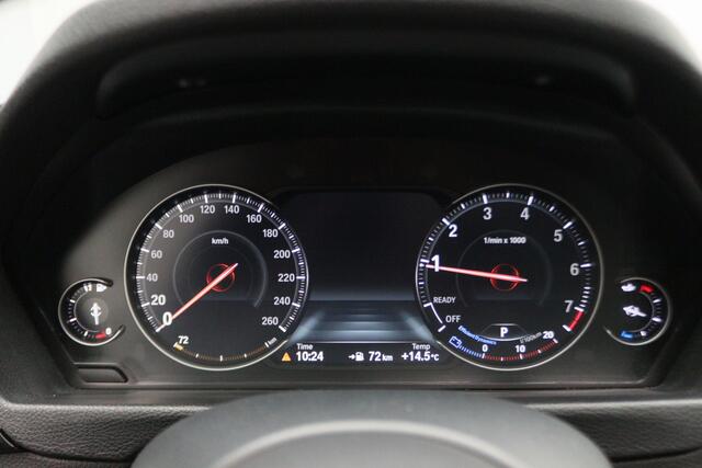 BMW 3-SERIE Touring 318i M Sport Edition Leer, Panoramadak, Camera, Navigatie, Bluetooth, Verwarmde Stoelen, 18''