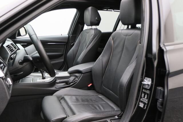BMW 3-SERIE Touring 318i M Sport Edition Leer, Panoramadak, Camera, Navigatie, Bluetooth, Verwarmde Stoelen, 18''