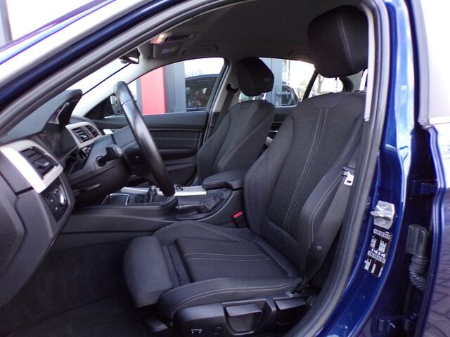 BMW 3-SERIE 320i Centennial Executive Sportstoelen Stoelverwarming Trekhaak NAP