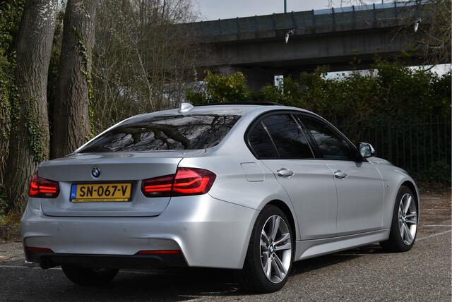 BMW 3-SERIE 318i 318 I Edition M Sport Shadow Executive NL-AUTO | OPEN DAK | DIGITALE TELLERS | LEDEREN BEKL | Z+W BANDEN | STOELVERWARMING | NAVI