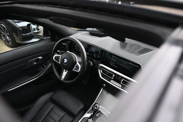 BMW 3-SERIE 320e High Executive M Sport Automaat / Schuif-kanteldak / Sportstoelen / Achteruitrijcamera / Stuurverwarming / LED / Head-Up / Harman Kardon / Stoelverwarming