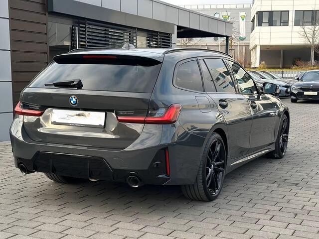 BMW 3-SERIE Touring 320d xDrive M-SPORT ** LED, NAVI+, PANORAMA, HuD, TREKH, 19-inch LMV, DRAVIT GRAU ** 1e EIG - UNFALLFREI ** ** INFORMEER OOK NAAR ONZE AANTREKKELIJKE FINANCIAL-LEASE TARIEVEN **