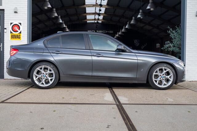 BMW 3-SERIE 330e *Navi | Cruise | Clima | Leder | LED | Parkeersensoren | Keyless*