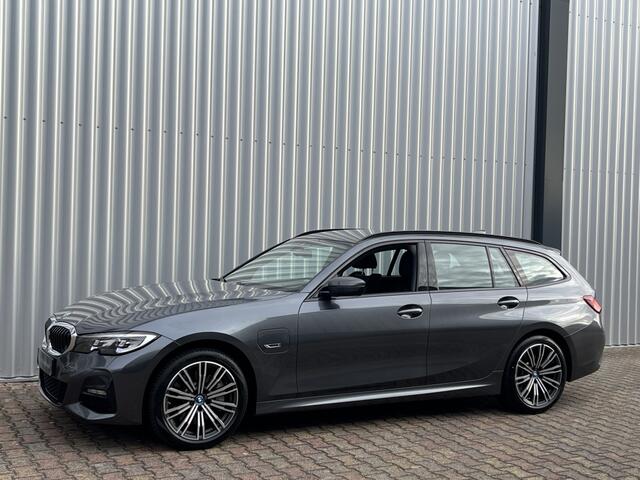 BMW 3-SERIE Touring 330e xDrive M-Sport Pakket | Stoel- & Stuurverw. | Apple CarPlay