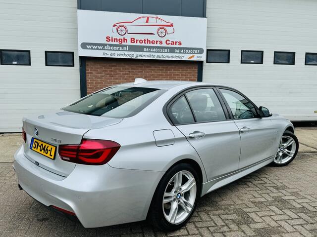 BMW 3-SERIE 318i/EXE M-SPORT CARPLAY GARANTIE INRUIL MOG!!!