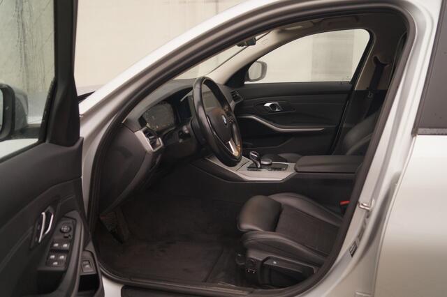 BMW 3-SERIE Touring 320i 184pk Automaat Executive Edition -NAVI-ECC-