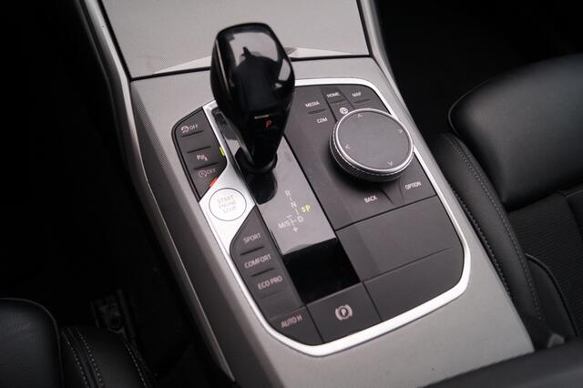 BMW 3-SERIE Touring 320i 184pk Automaat Executive Edition -NAVI-ECC-