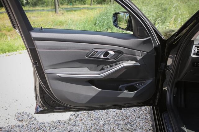 BMW 3-SERIE touring 330e Sport Line