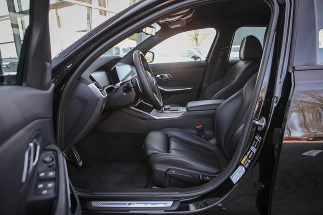 BMW 3-SERIE touring 330e M Sport | Trekhaak | Achteruitrijcamera | Adaptieve Cruise