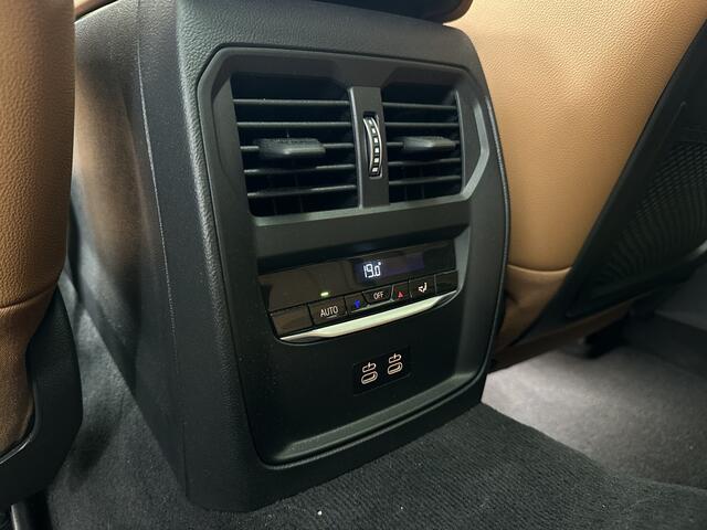 BMW 3-SERIE Touring 330e xDrive M-Sport | Cognac bekleding | Panoramadak | Head-up-D