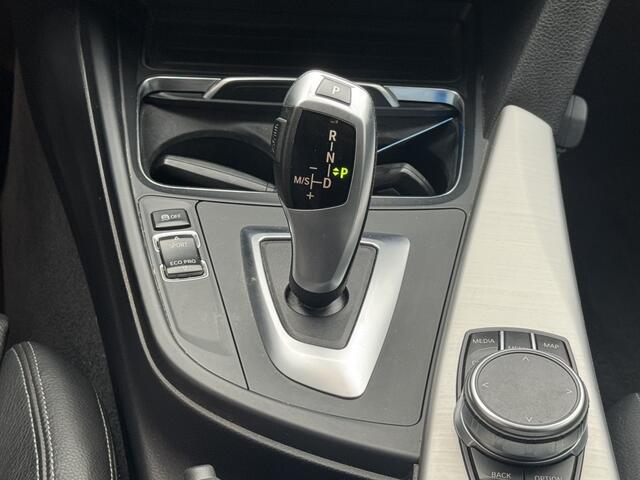 BMW 3-SERIE Touring 318i M-sport Leer/stoelvw/trekhaak