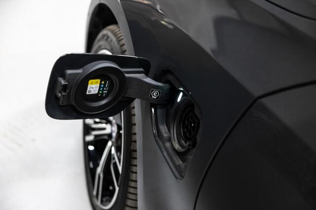 BMW 3-SERIE Touring 330e xDrive M Sport | HuD | Pano | Memory | Alcantara |