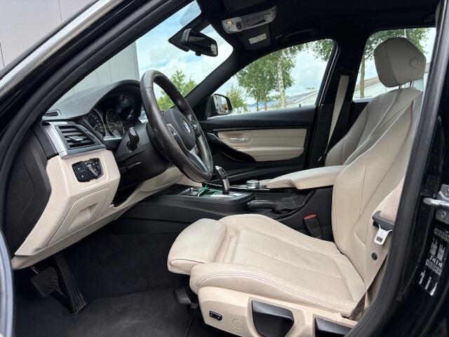 BMW 3-SERIE 318i High Exec. - nap - automaat - Navi - airco -
