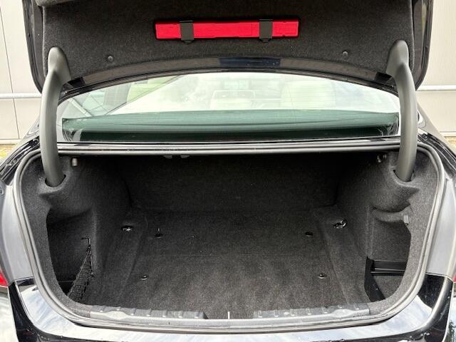 BMW 3-SERIE 318i High Exec. - nap - automaat - Navi - airco -