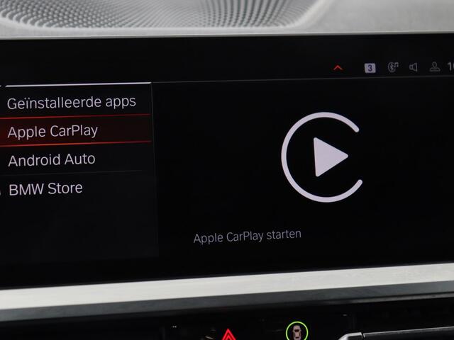BMW 3-SERIE 320i M Sport | Head-Up | Stoelverwarming | Leder/Alcantara | Carplay | Live Cockpit | Keyless | Sportstoelen | Climate control