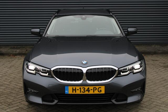 BMW 3-SERIE Touring 320i High Executive Vol-Leder Sportstoelen NAP