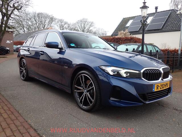 BMW 3-SERIE Touring 320e FACELIFT 19''/WIDESCREEN/CAMERA/CARPLAY/KEYLESS/SFEERVERLICHTING