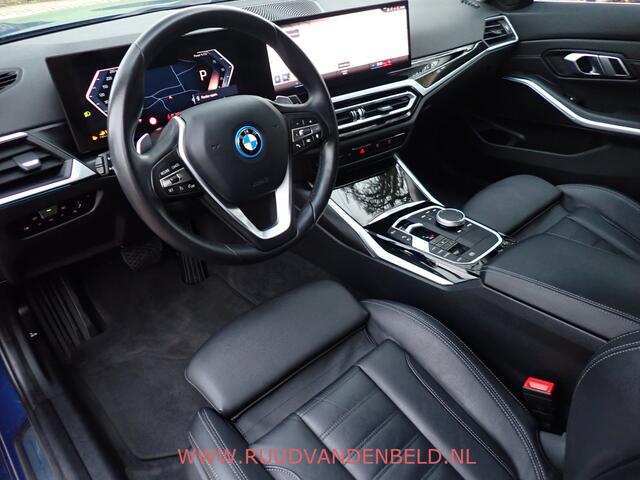 BMW 3-SERIE Touring 320e FACELIFT 19''/WIDESCREEN/CAMERA/CARPLAY/KEYLESS/SFEERVERLICHTING