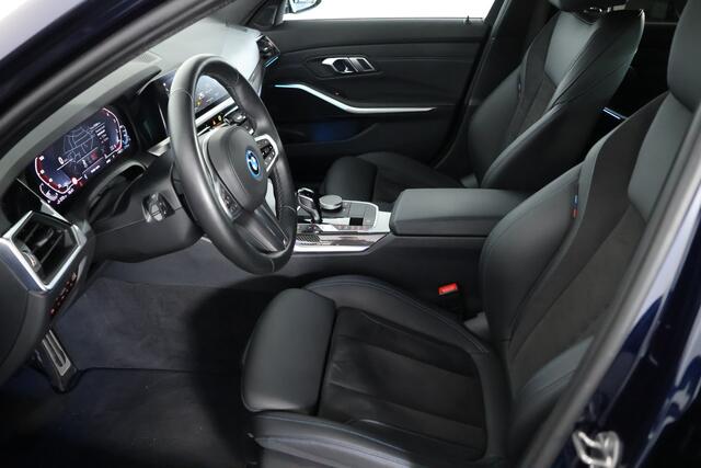 BMW 3-SERIE Touring 330e xDrive M-Sport / Laser-LED / HUD / Trekhaak / CarPlay