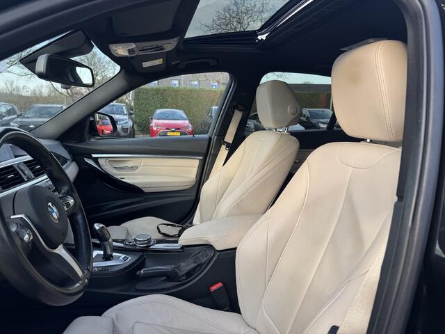 BMW 3-SERIE 330e Centennial High Exe. M Sport / Full option! / Schuifdak / 360Camera / Head-up / Leder / Keyless / 19'' / Navigatie / Stoelverwarming / Dodehoek / DAB / SToelverwarming / Cruise Control
