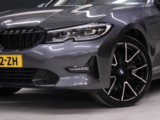BMW 3-SERIE 330e eDrive Sport [TREKHAAK, CRUISE CONTROL, APPLE CARPLAY, ANDROID AUTO, ACHTERUITRIJCAMERA, PDC V+A, STOELVERWARMING, AUTOMATISCHE AIRCO, BMW LED, NIEUWSTAAT]