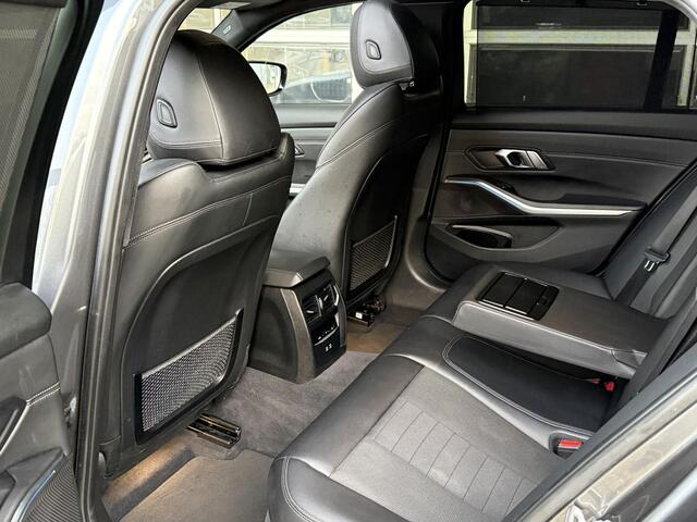 BMW 3-SERIE Touring 330e Sport Line | PANORAMA | TREKHAAK | SPORTSTOELEN | KEYLESS ENTRY |