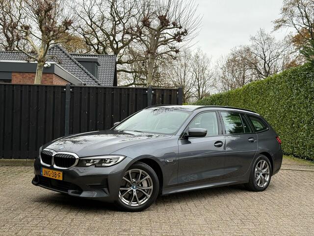BMW 3-SERIE Touring 330e