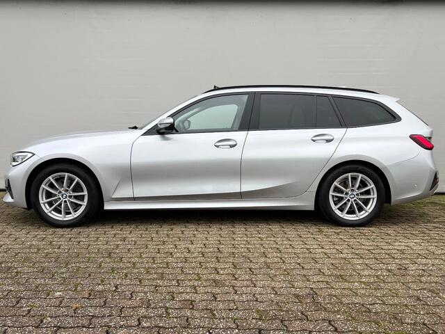 BMW 3-SERIE 320i | 184 PK | NL auto | Laser | Panoramadak | Bijzonder compleet! | 68dkm !